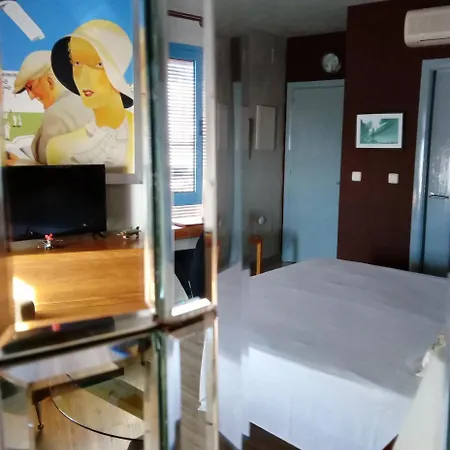 Utopia 4*