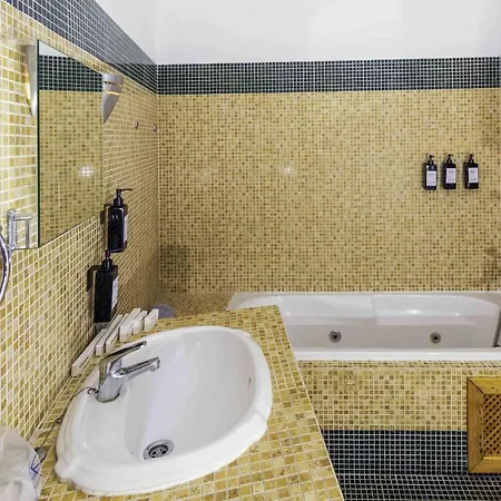 Hotel Utopia
